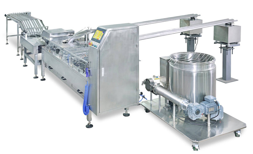 Cream biscuit sandwiching machine